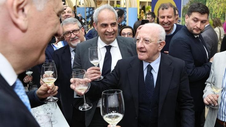 La Campania al bivio del terzo mandato mercoledì la decisione