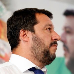 Ballottaggi, il centrodestra esulta. Berlusconi: "Pronto a responsabilità". Grillo: "Vittoria vicina"