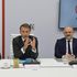 Gasolio, l’Ue cede al pressing di Trump. Macron: “Rilasceremo 100 milioni di barili dalle scorte”