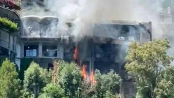 Incendio a Positano a ridosso dell'hotel San Pietro, l’iconico albergo amato dal jet set