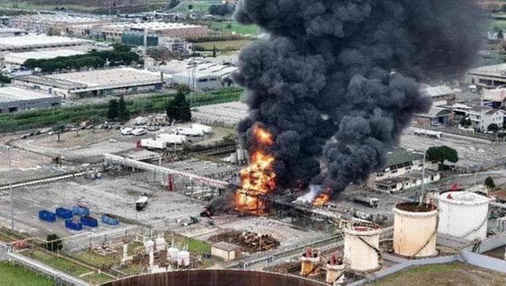 Calenzano, chiude il deposito della strage: svuotati e sigillati i serbatoi, via alla bonifica
