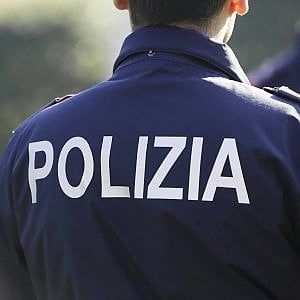 Catania, i bambini fanno troppo rumore e lui accoltella il loro papà