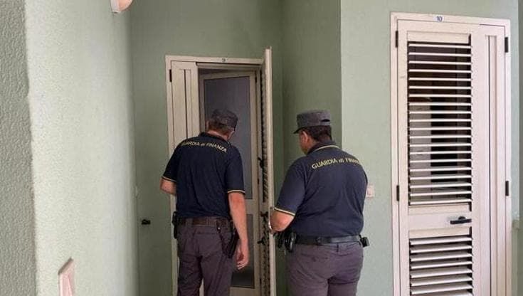 Gallipoli, stretta sulle "case pollaio", l’ordinanza del sindaco vieta case vacanza troppo affollate