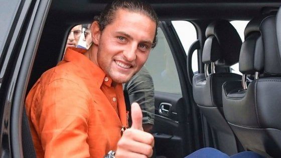 Juventus, è arrivato Rabiot: lunedì le visite mediche