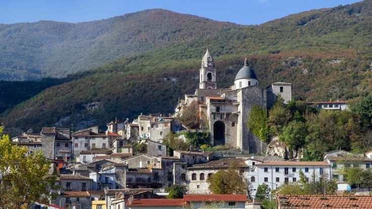 Borghi più belli d'Italia, ecco le new entry. Sette paesi-gioiello da scoprire, magari nelle Feste