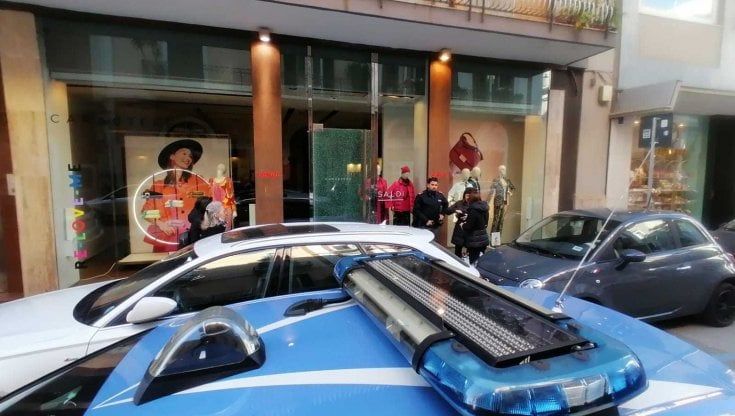 Bari, ancora 3 spaccate in centro: nel mirino negozi di corso Cavour e via Dante