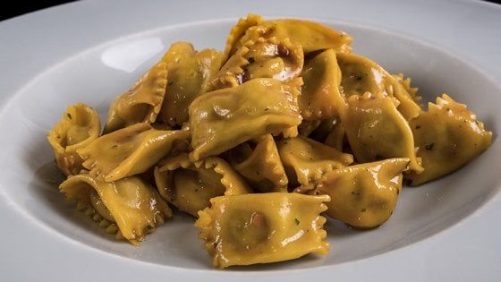 La Piola di Alba: l'anima pop del Piemonte a pochi metri dalle magie di Crippa