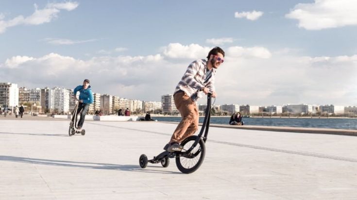 Halfbike, la bici a tre ruote che si pedala in piedi