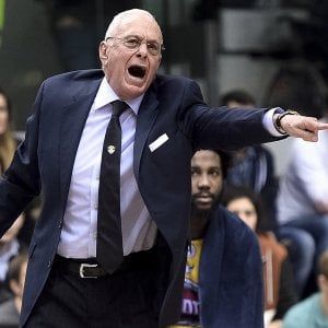 Basket, Larry Brown tornato dall'America e guida l'allenamento