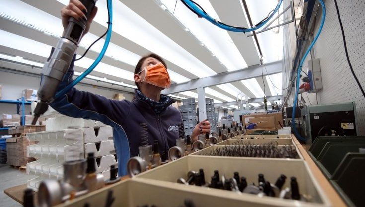 Ecco il conto del Covid sulle fabbriche: fatturato dell'industria a -11,5% nel 2020, dato peggiore dal 2009
