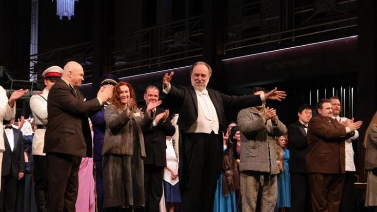Chailly a casa dopo il malore alla Scala ringrazia dell’affetto: “Tornerò sul podio molto presto”