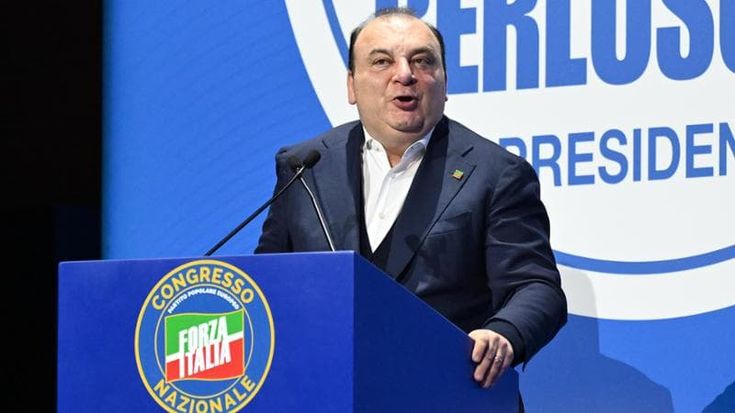 “Paghiamo per gli emendamenti”. Il caso Huawei inguaia Martusciello