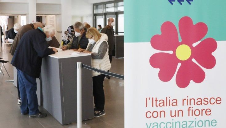 Vaccini, la carenza in Puglia durerà una settimana: poi arriveranno quasi mezzo milione di dosi