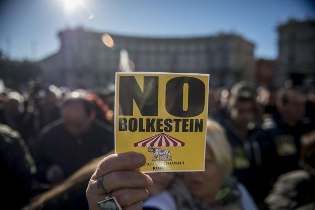 Roma, gli ambulanti in piazza contro la direttiva Bolkestein