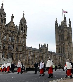 Le stanze di Westminster finiscono in affitto.500 sterline per organizzare una festa serale