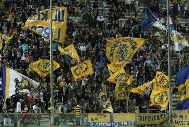 Striscione per Genny 'a Carogna in curva