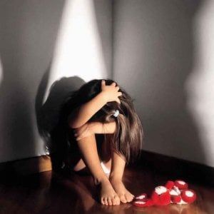 Torino, baby sitter picchia bambina di 2 anni e la manda in ospedale