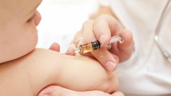 Vaccini, prenotazione automatica: entro fine agosto la lettera dalla Regione a 61mila bambini
