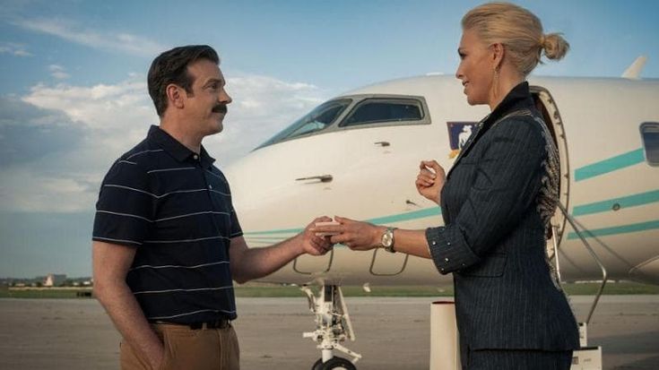 Ted Lasso torna in campo. E stavolta Jason Sudeikis allena una squadra femminile