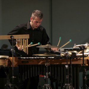Partycillina show all'Hiroshima, Le percussioni di Simone Rubino