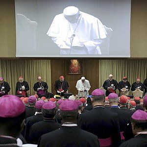 Sinodo, spiraglio su comunione ai risposati. E i vescovi tedeschi: "Abbiamo ferito persone per difendere dottrina"