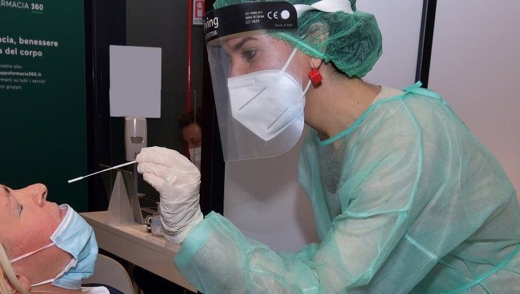 Piemonte, contagi ancora in crescita: 860 nuovi casi positivi in ventiquattr'ore