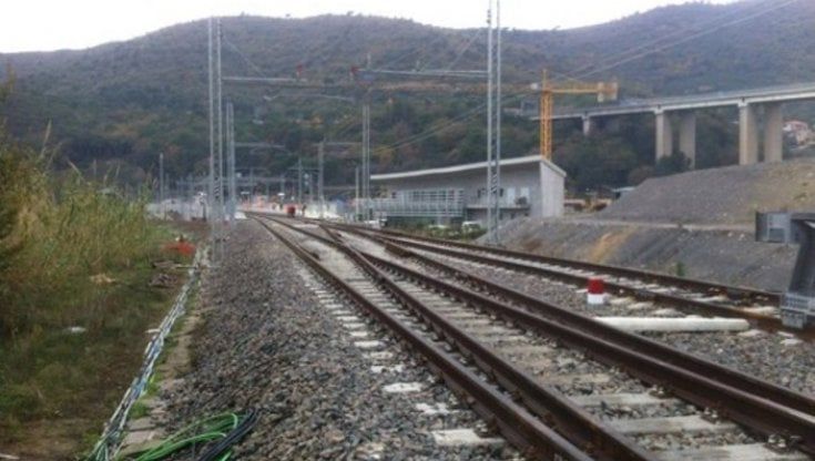 Tunnel a Levante e nuovi binari a monte nel Ponente Ligure, c'è chi dice no