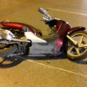 Bari, caduta in scooter sul lungomare: due ventenni in prognosi riservata 