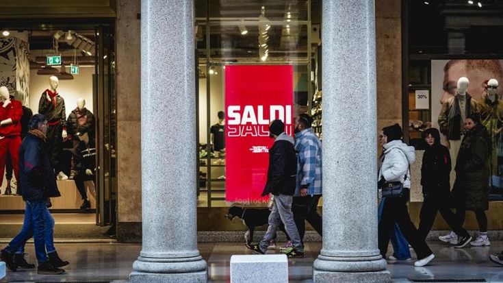 Saldi, avvio buono ma niente folla: “Gli sconti? Ci sono tutto l’anno”