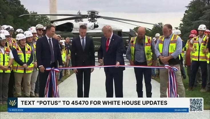Tv Usa non coprono Trump in solidarietà con Cnn, Politico e MsNow: evento "muto" alla Casa Bianca