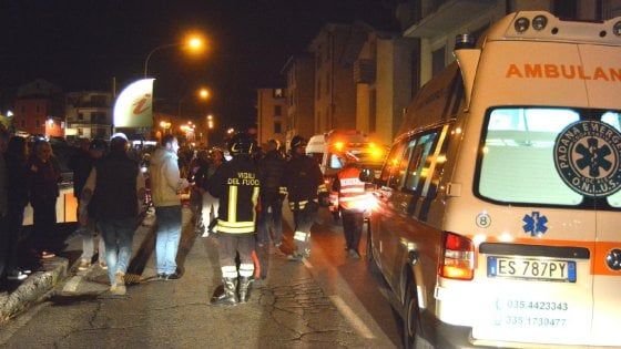 Bergamo, tre donne investite da un'auto mentre escono dalla messa: una è morta, due ferite