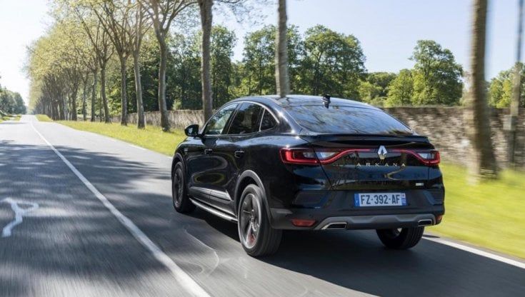 Basta aspettare, arriva la Renault Arkana Fast Track: tutto in 30 giorni