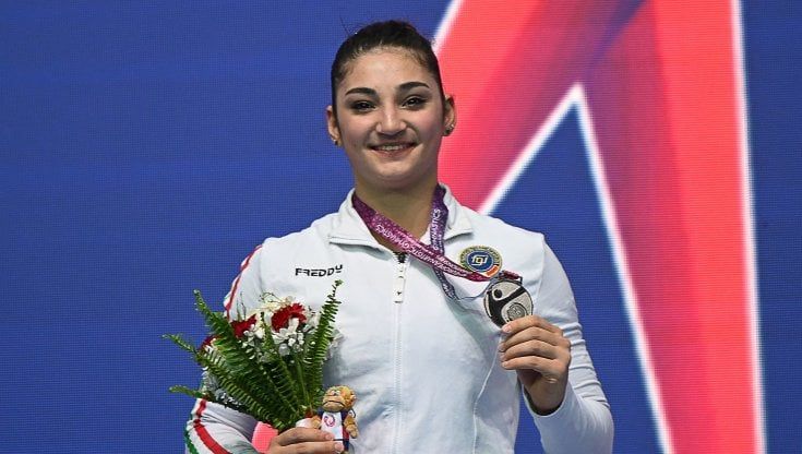 Europei di ginnastica artistica, argenti per Manila Esposito alla trave e Macchini alla sbarra