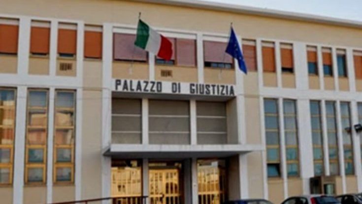 Calabria, la denuncia del papà di un bimbo disabile: "Mio figlio ha bisogno di una cannula salvavita, ma per la Asl non c'è budget"