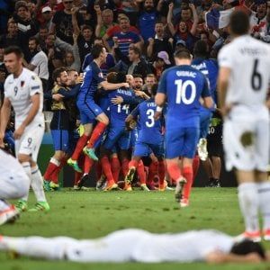 Francia-Albania 2-0: Blues agli ottavi, doccia gelata per De Biasi