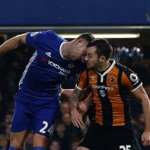 Inghilterra, paura per Mason: frattura del cranio dopo scontro con Cahill