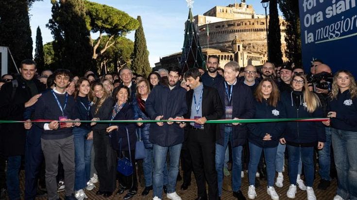 Atreju, più star della tv e meno feticci di destra. Applausi per Gualtieri