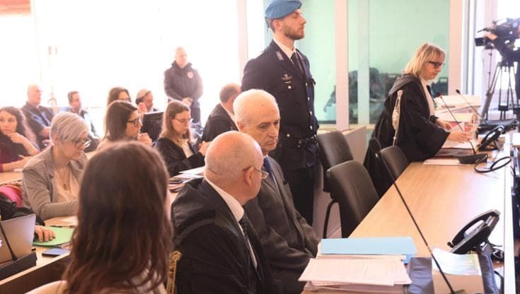 L’ex comandante e la vigile uccisa, al vaglio in aula 17mila messaggi. “Foto e video espliciti”