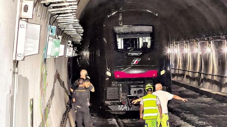 Vigna Clara, la trivella che sfondò il treno. Salvini: “Rfi non era stata informata dei lavori”