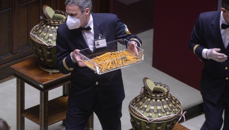 Mille matite, usa e getta, al giorno. Cappato per Manconi presidente
