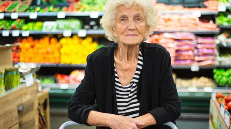 Invecchiamento della popolazione: il retail punta su esperienze accessibili e convenienti per gli anziani
