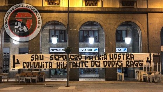 Manifesti shock nelle strade di Varese per il centenario del fascismo