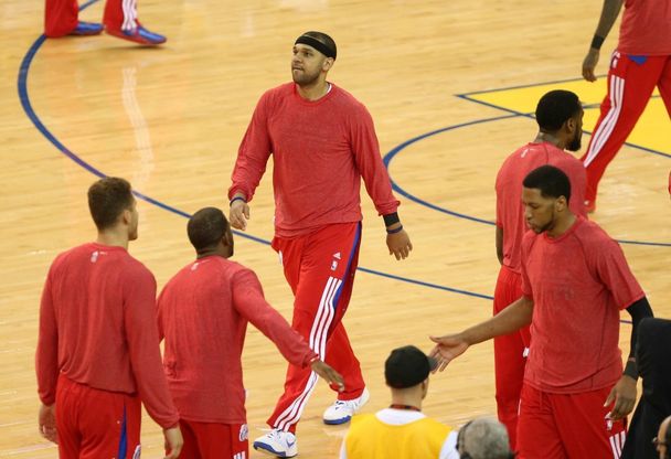 Basket, Clippers: riscaldamento con maglia rovesciata contro patron razzista