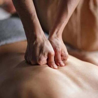 Bari, 60enne muore durante una pratica tantrica: a dare l’allarme è stata la massaggiatrice. Disposta l’autopsia