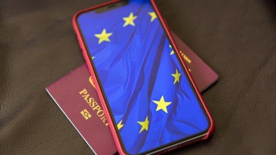 Dopo le chiavi dell’auto sull'iPhone, ecco i brevetti Apple per sostituire patente e passaporto