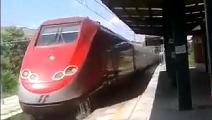 Freccia Taranto-Roma, l’amarezza di Decaro: “Abbiamo ceduto al ricatto del governo pagando il treno”