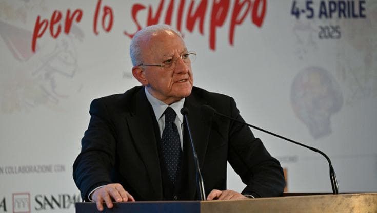 Regionali, De Luca nel fortino riunisce i fedelissimi e convoca i capigruppo