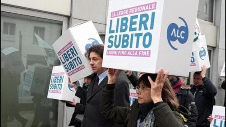 La Consulta: “Il Parlamento legiferi sul suicidio assistito”. Ma al Senato è tutto fermo