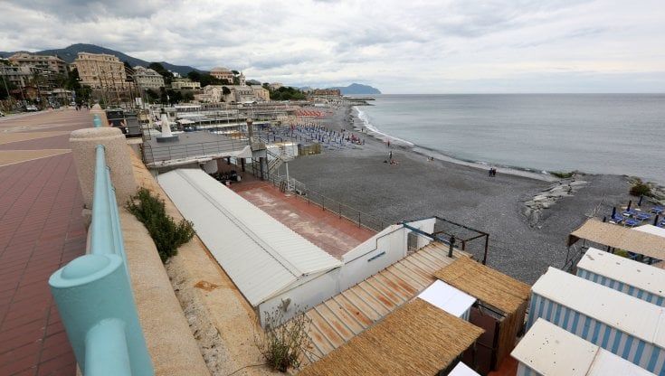 La spiaggia dell'esercito riapre in corso Italia a Genova