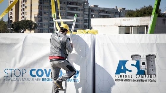 Napoli, per il nuovo ospedale da campo servono subito 300 camici bianchi